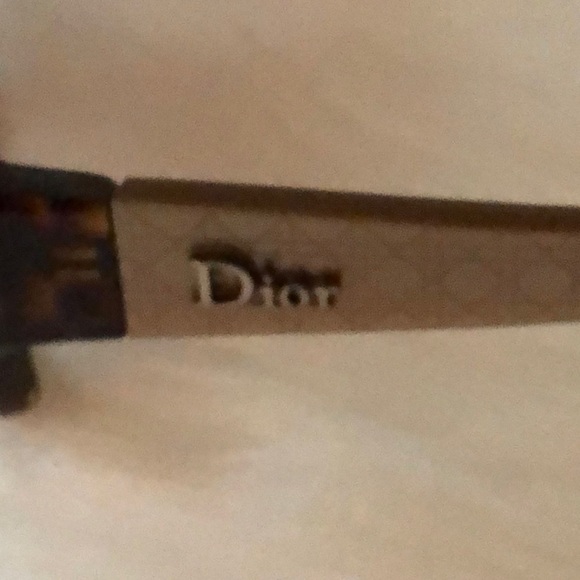 CHRISTIAN DIOR two-tone classic sunglasses! - Picture 6 of 10